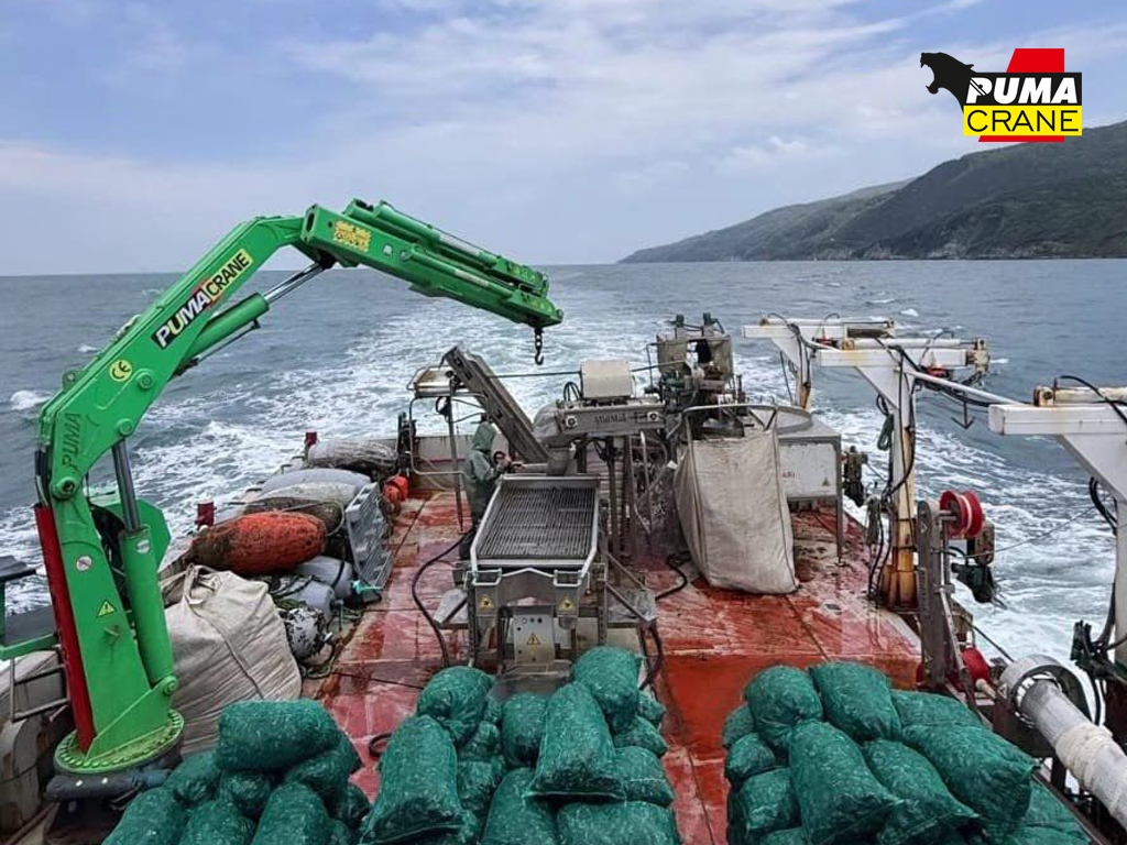 Fishing Vessel Crane 1