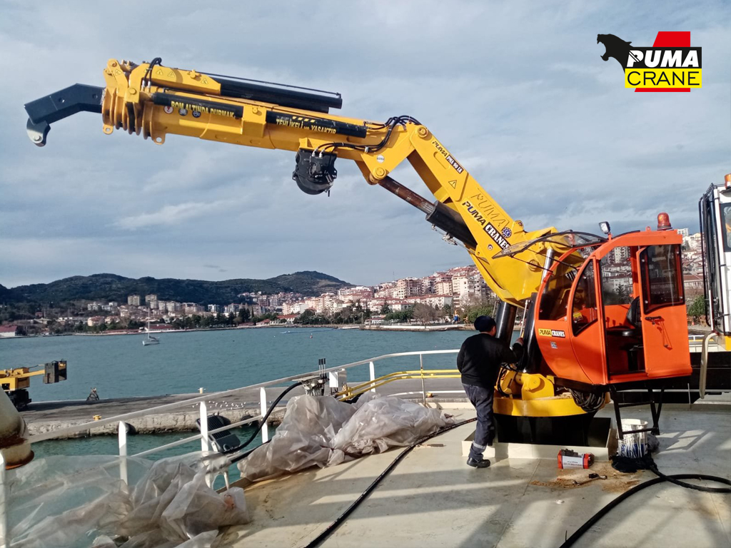 Puma Fishing Vessel Crane