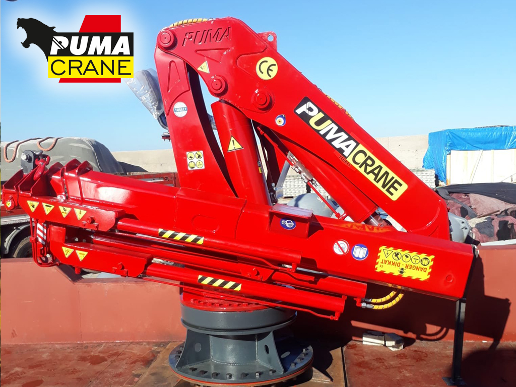 Puma marine crane manufacturing and installation