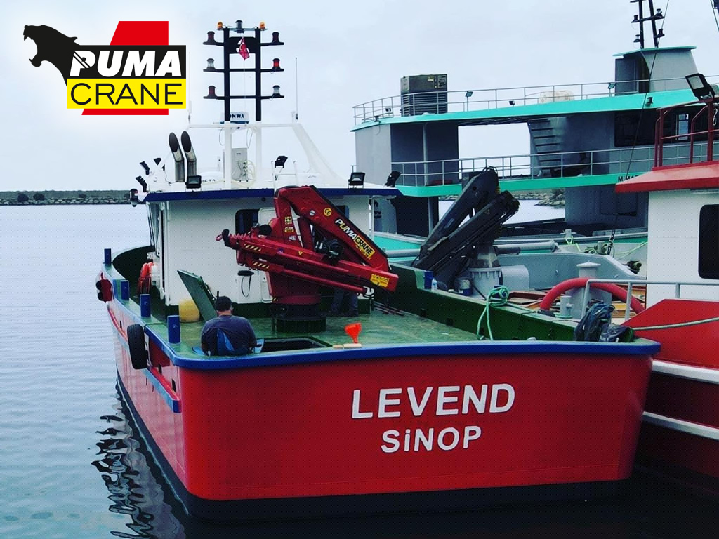 Puma marine crane manufacturing and installation