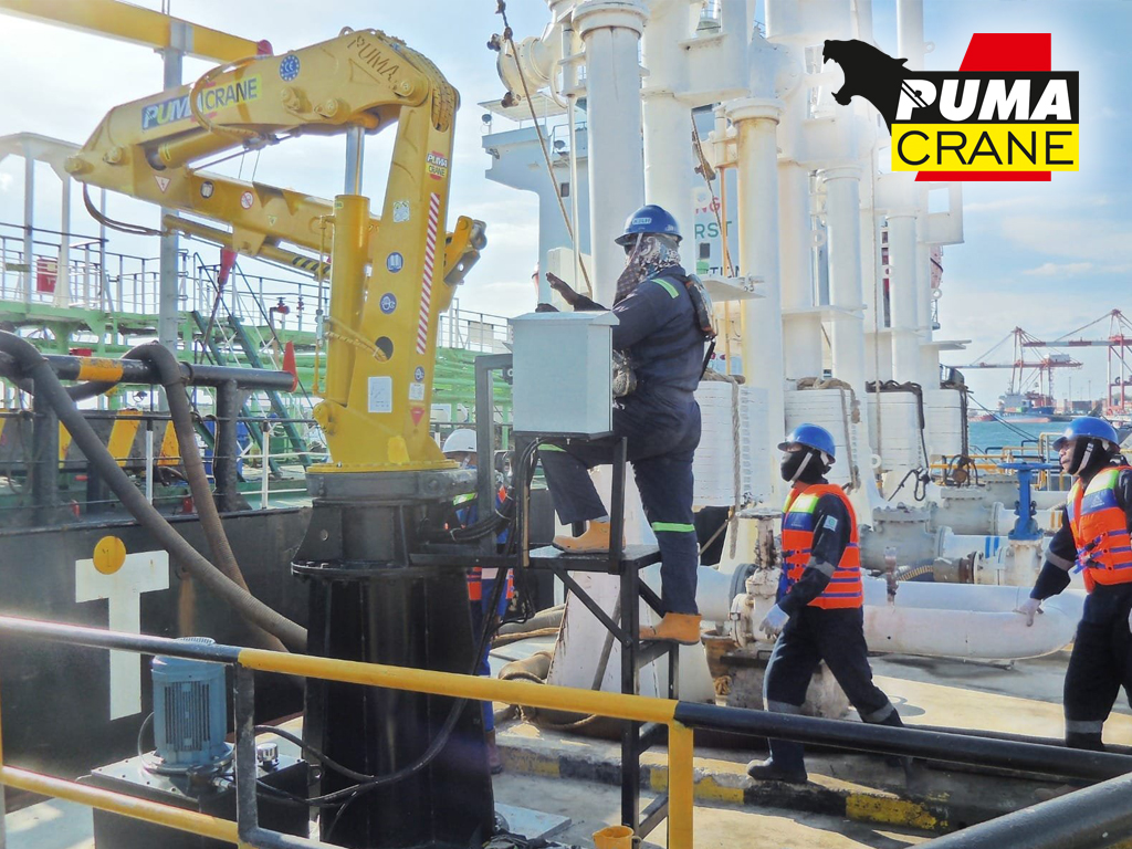 Puma marine crane manufacturing and installation