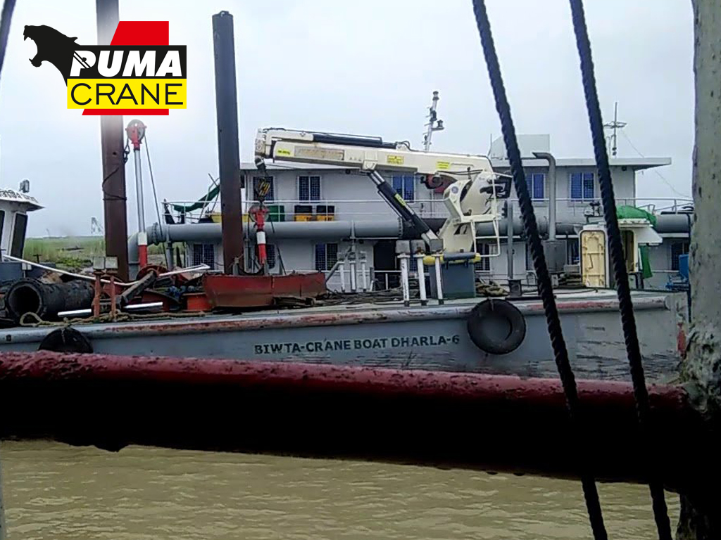 Puma marine crane manufacturing and installation