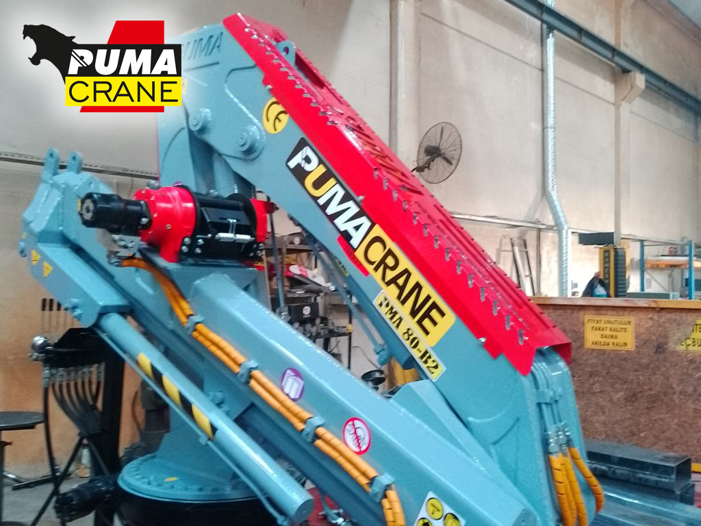 Puma marine crane manufacturing and installation