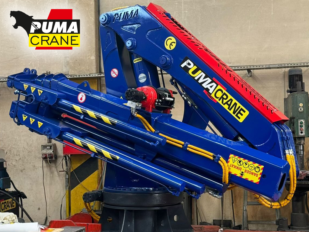 Puma marine crane manufacturing and installation