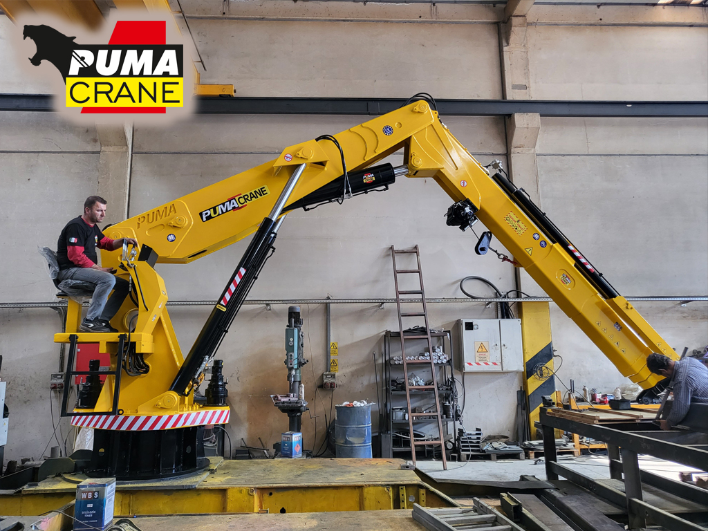 Puma marine crane manufacturing and installation