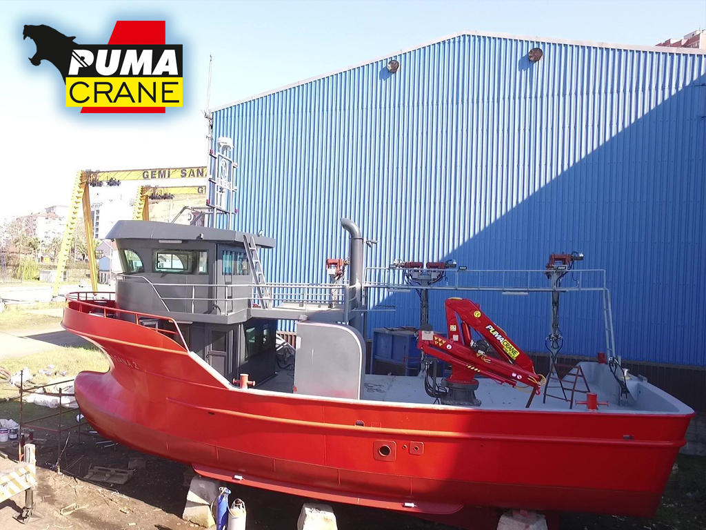 Puma marine crane manufacturing and installation