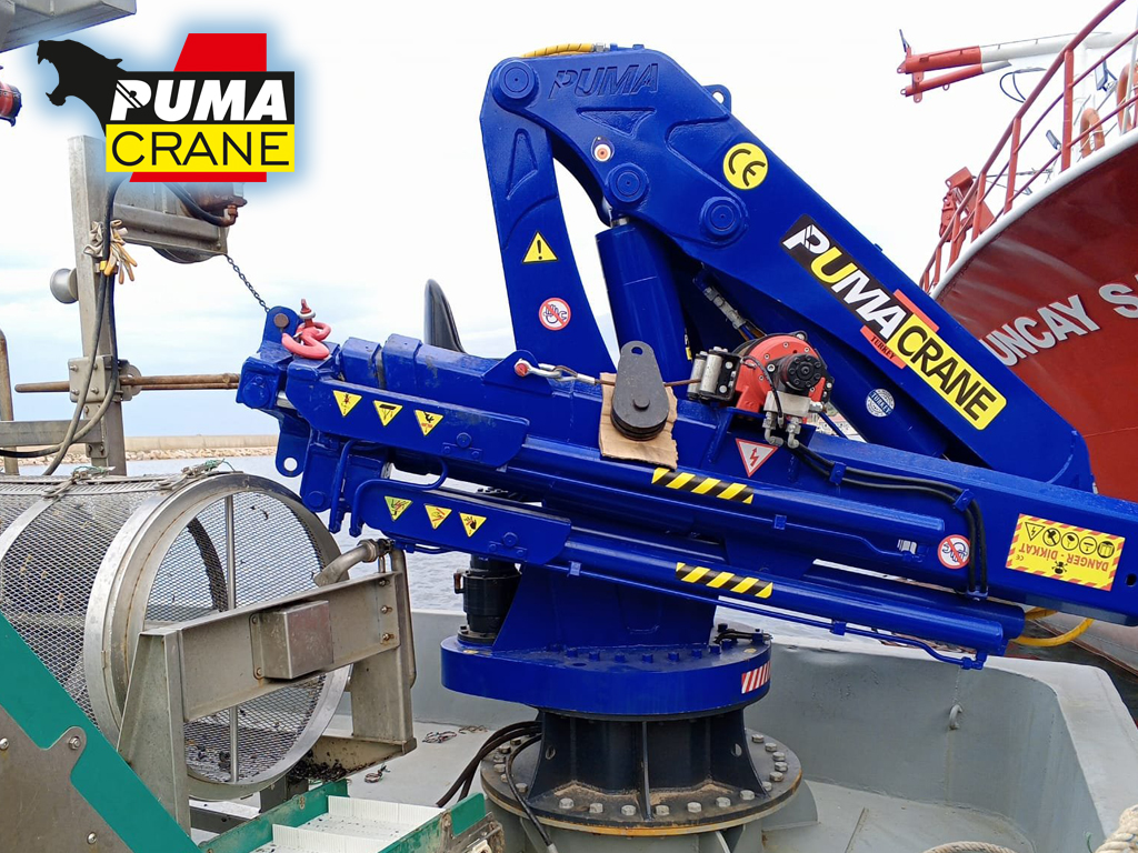 Puma marine crane manufacturing and installation