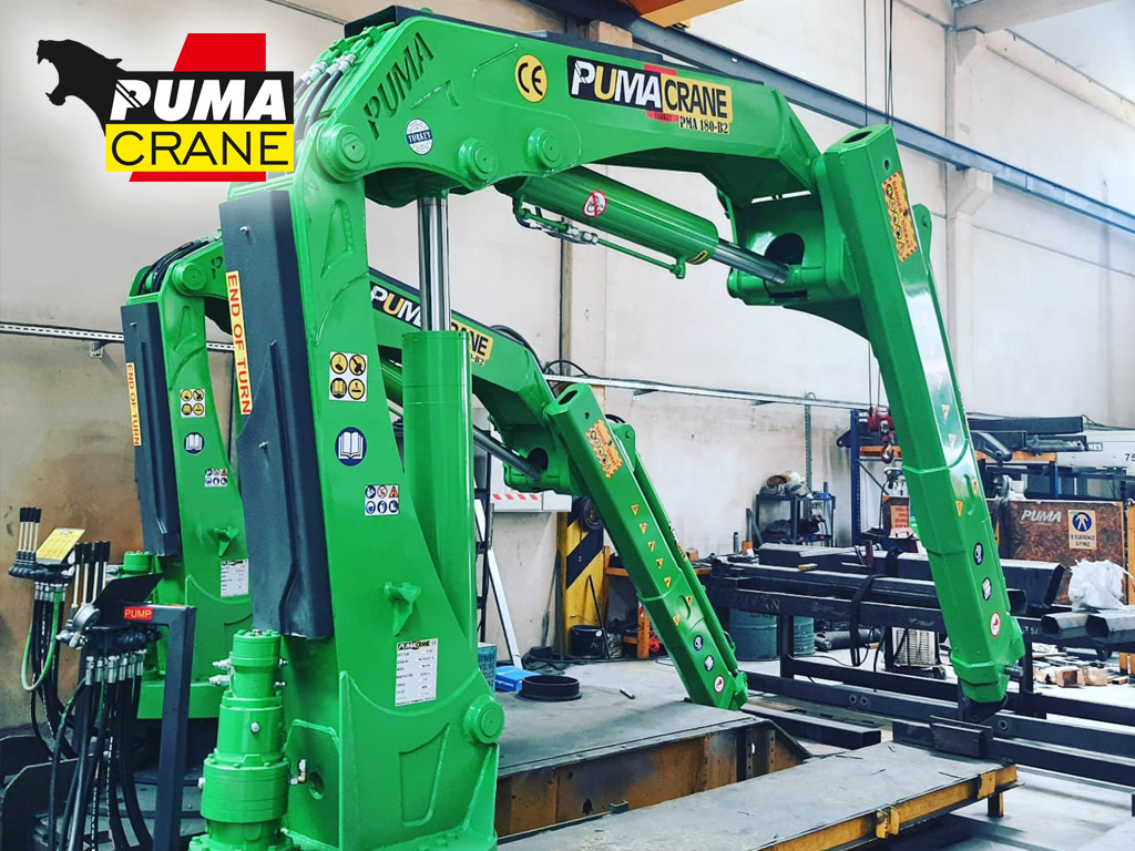 Puma marine crane manufacturing and installation